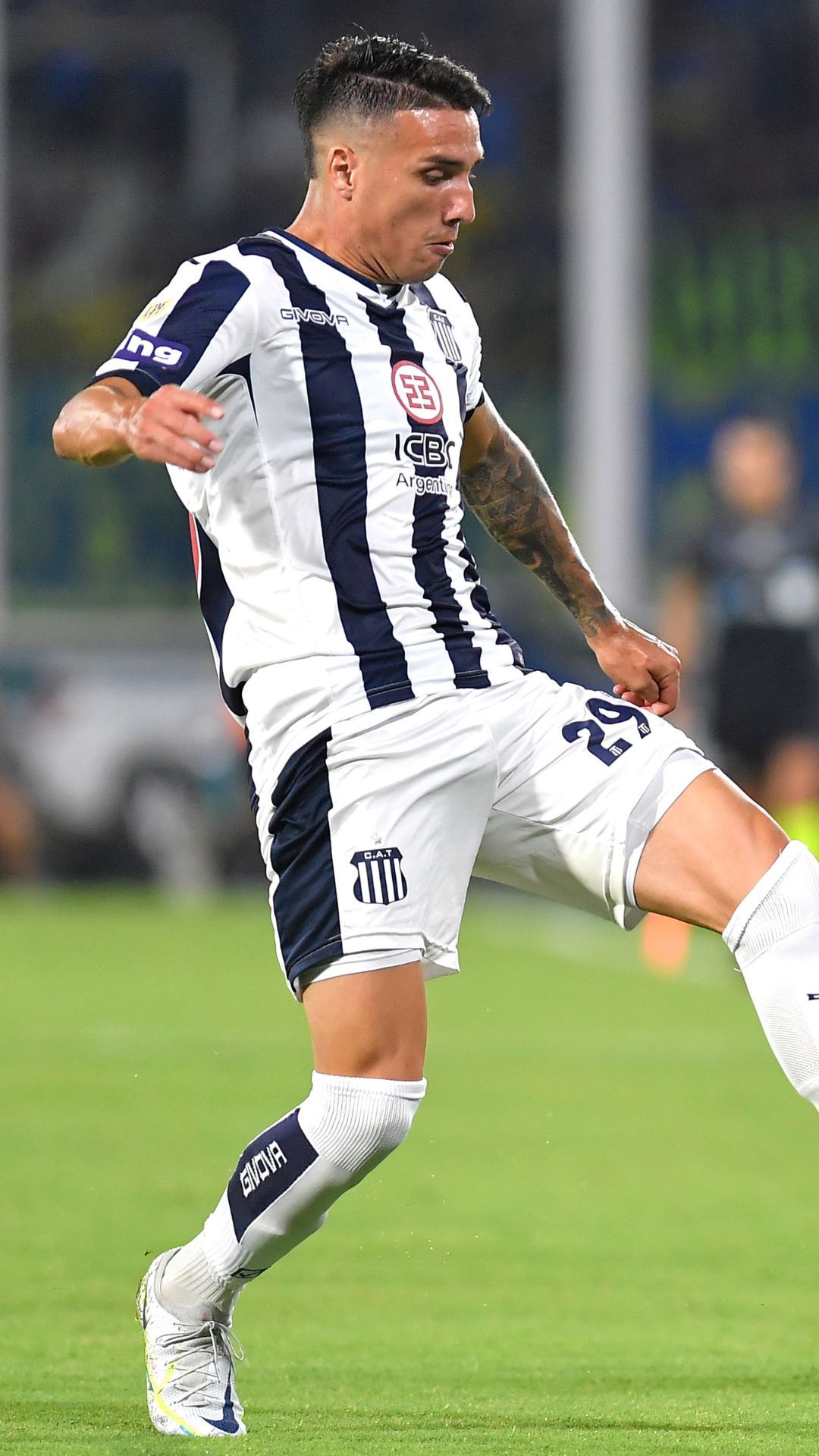 Gastón Américo photo