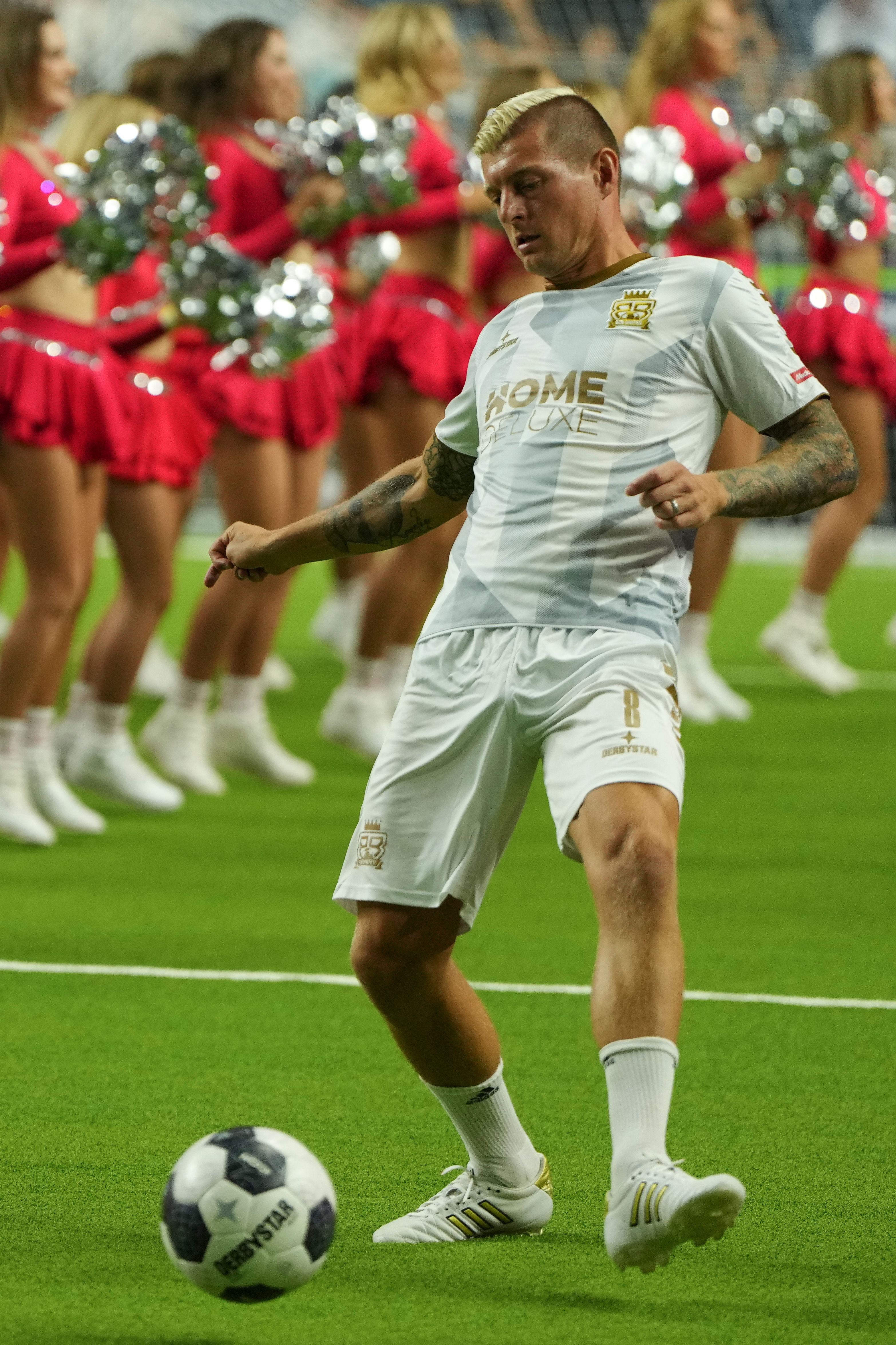 Toni photo