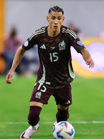 Carlos Uriel photo
