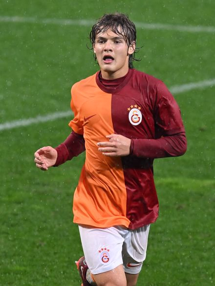 Эфе Акман photo