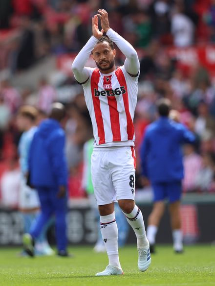 Lewis Baker photo